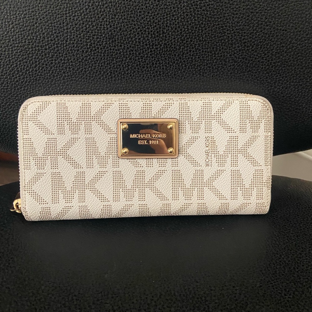 Michael Kors Tan Wallet
